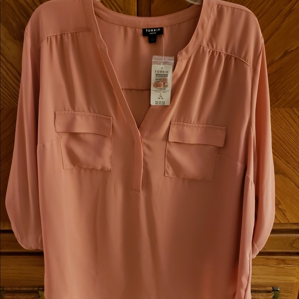 Torrid NWT V-Neck 3/4 Sleeve Ash Rose Blouse -